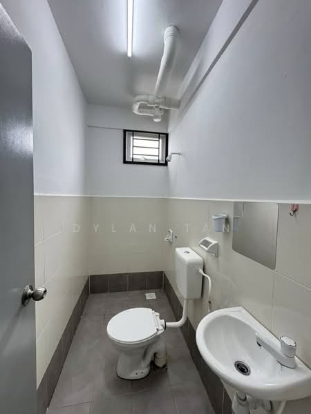 Apartment for Rent at Pangsapuri Pulai Mutiara 3 - Dylan Tan - Bathroom - PropertyGuru.com.my