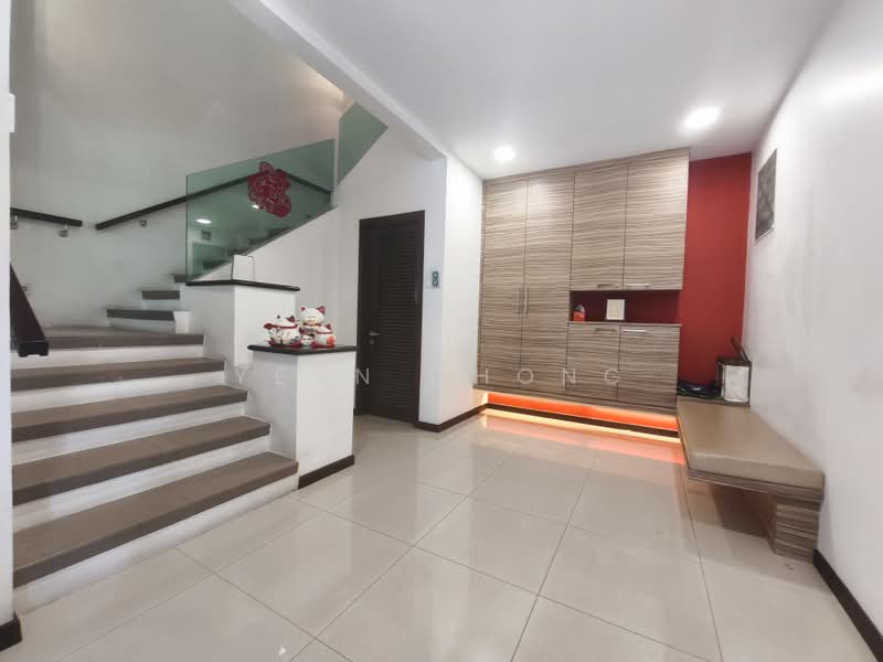 Rumah Berkembar untuk Dijual di Kuchai Lama (Kuala Lumpur) - Yenn Chong - Entrance - PropertyGuru.com.my