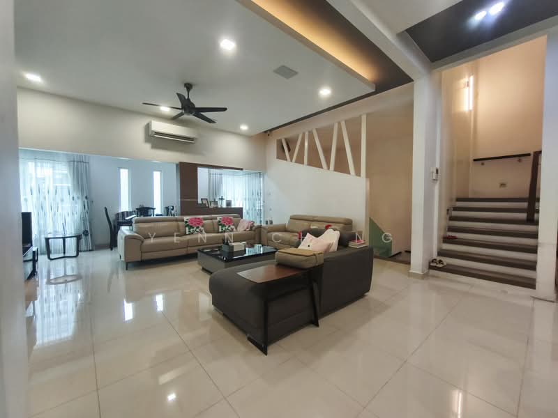 Rumah Berkembar untuk Dijual di Kuchai Lama (Kuala Lumpur) - Yenn Chong - Living Room - PropertyGuru.com.my
