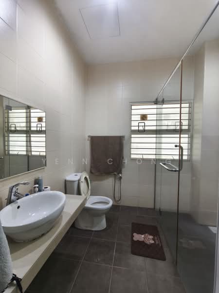 Rumah Berkembar untuk Dijual di Kuchai Lama (Kuala Lumpur) - Yenn Chong - Bathroom - PropertyGuru.com.my