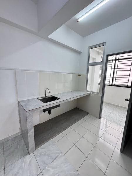 Apartment for Rent at Pangsapuri Pulai Mutiara 3 - Chuan Hong Kee - Kitchen - PropertyGuru.com.my