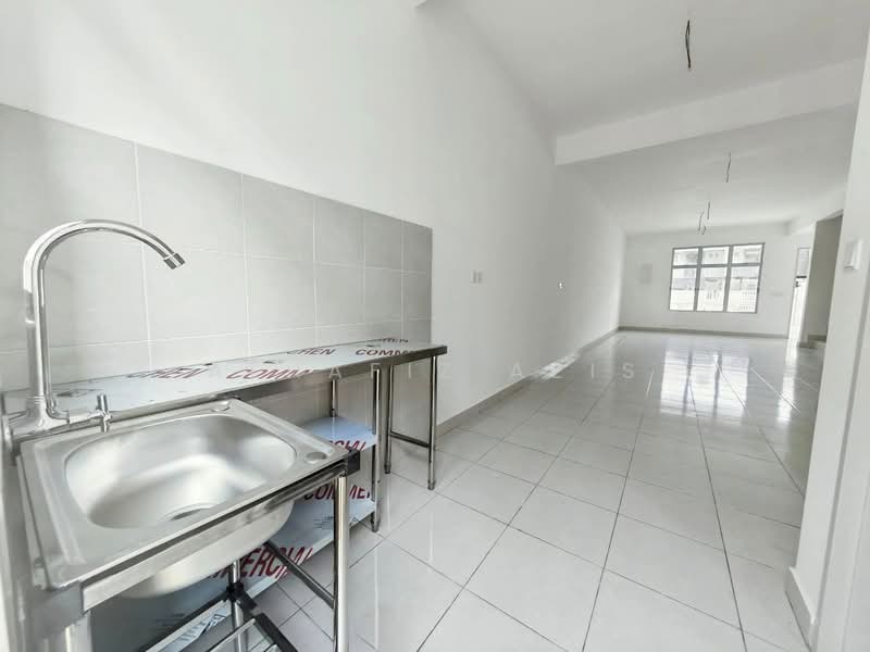 Rumah Teres 2-Tingkat untuk Dijual di Pasir Gudang (Johor) - ALHAFIZ AZIS - Kitchen - PropertyGuru.com.my