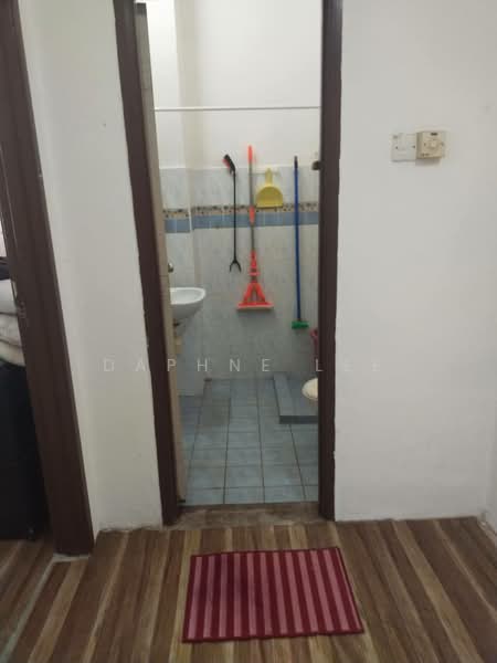 Rumah Teres 2-Tingkat untuk Dijual di Taman Ehsan Jaya (Ulu Tiram) - Daphne Lee - Bathroom - PropertyGuru.com.my