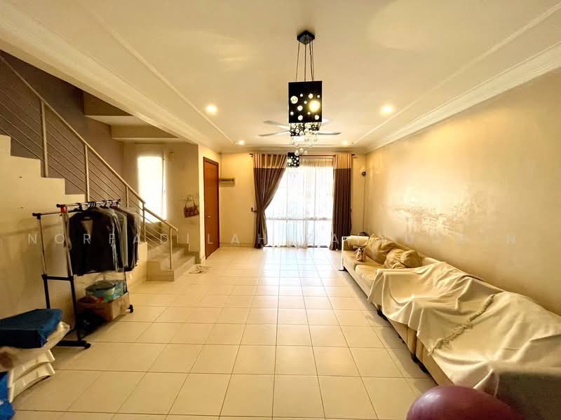 Townhouse for Sale in Desa Coalfields (Sungai Buloh) - NORFADILAH ZAINUDDIN - Living Room - PropertyGuru.com.my