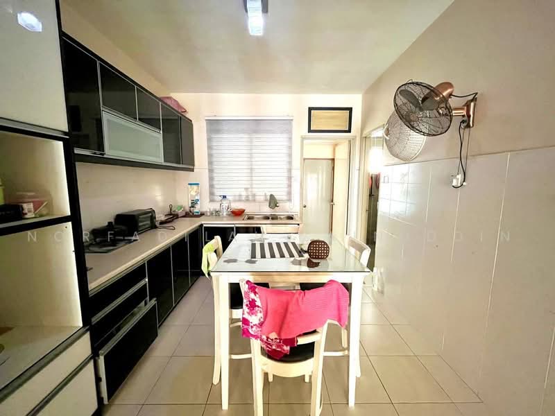 Townhouse for Sale in Desa Coalfields (Sungai Buloh) - NORFADILAH ZAINUDDIN - Kitchen - PropertyGuru.com.my