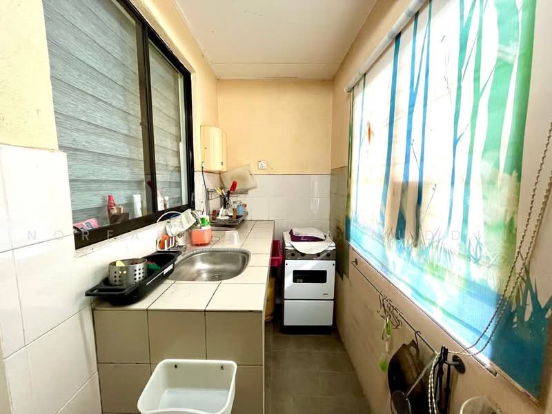 Townhouse for Sale in Desa Coalfields (Sungai Buloh) - NORFADILAH ZAINUDDIN - Kitchen - PropertyGuru.com.my