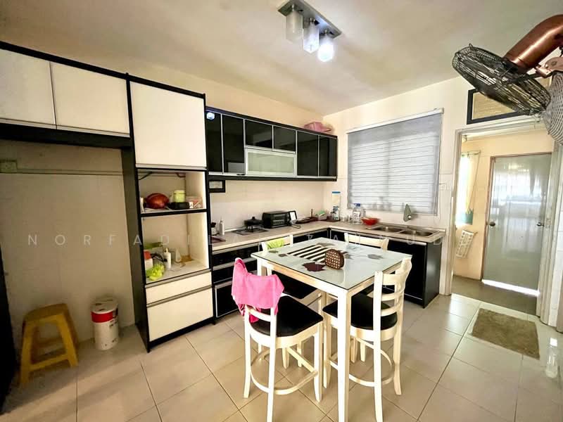 Townhouse for Sale in Desa Coalfields (Sungai Buloh) - NORFADILAH ZAINUDDIN - Kitchen - PropertyGuru.com.my
