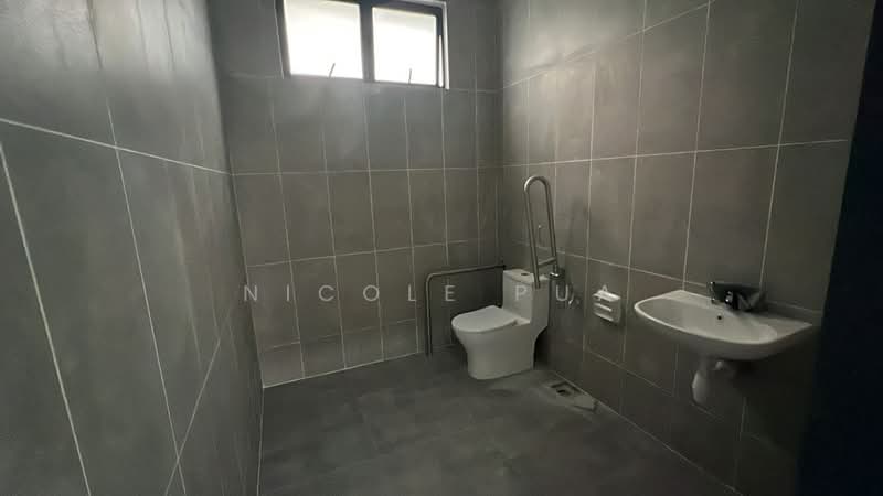 Kilang Berkembar untuk Dijual di Eco Business Park 1 (Johor Bahru) - Nicole Pua - Bathroom - PropertyGuru.com.my