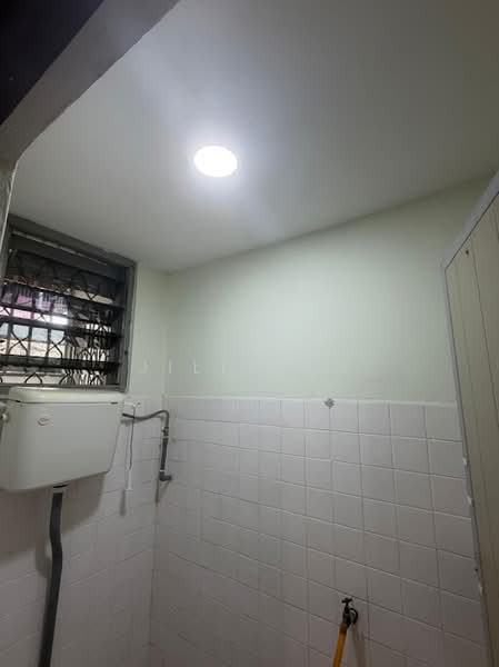 1-storey Terraced House for Rent in Taman Pelangi (Johor Bahru) - Jill Tan - Bathroom - PropertyGuru.com.my