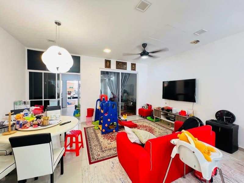 Rumah Teres 2-Tingkat untuk Dijual di Bandar Tasik Puteri (Rawang) - David Lee - Living Room - PropertyGuru.com.my
