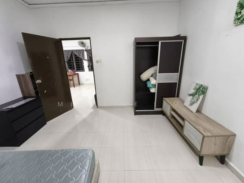 Service Residence for Sale at The Embassy (Bangunan Duta Impian) - Michelle Lim - Bedroom - PropertyGuru.com.my