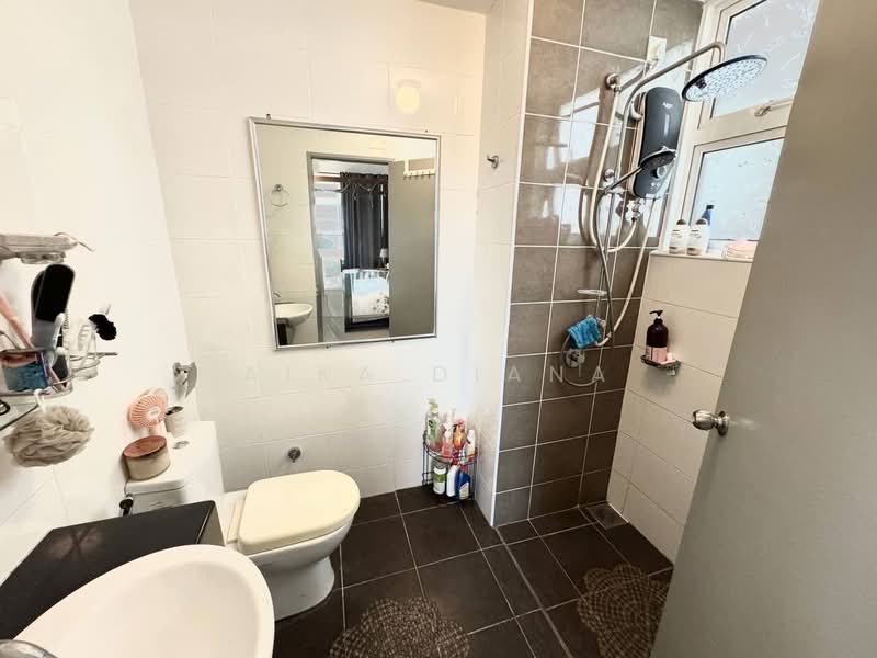 Condominium for Rent at Dwiputra Residences - Aika Diana - Bathroom - PropertyGuru.com.my
