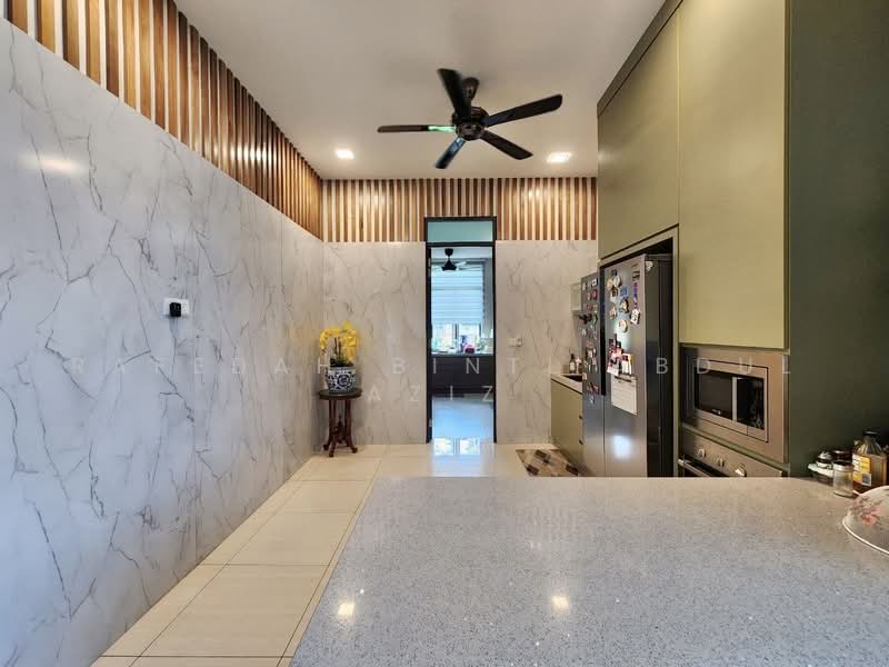 2.5-storey Terraced House for Sale in Bukit Jelutong (Shah Alam) - Rafedah Binti Abdul Aziz - Kitchen - PropertyGuru.com.my