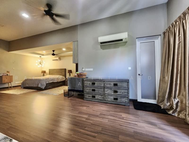 2.5-storey Terraced House for Sale in Bukit Jelutong (Shah Alam) - Rafedah Binti Abdul Aziz - Bedroom - PropertyGuru.com.my
