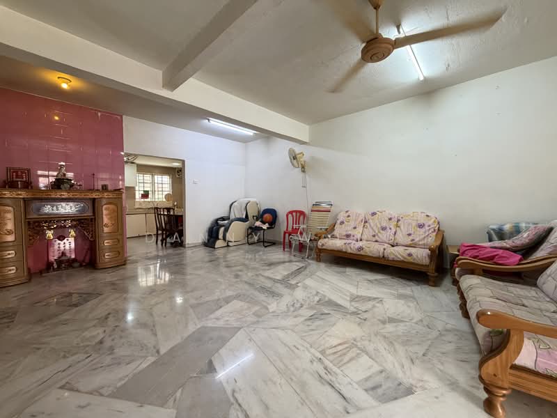 2-storey Terraced House for Sale in Bandar Country Homes (Rawang) - Danny Wong - Living Room - PropertyGuru.com.my