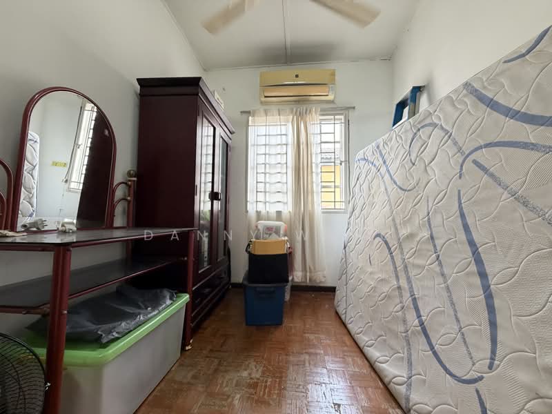 2-storey Terraced House for Sale in Bandar Country Homes (Rawang) - Danny Wong - Bedroom - PropertyGuru.com.my