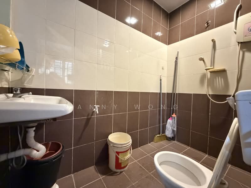 2-storey Terraced House for Sale in Bandar Country Homes (Rawang) - Danny Wong - Bathroom - PropertyGuru.com.my