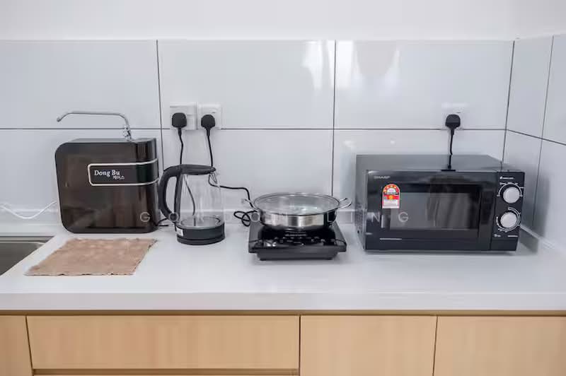 Service Residence for Sale at Traders Park - Gordon Ling - Kitchen - PropertyGuru.com.my