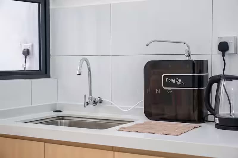 Service Residence for Sale at Traders Park - Gordon Ling - Kitchen - PropertyGuru.com.my
