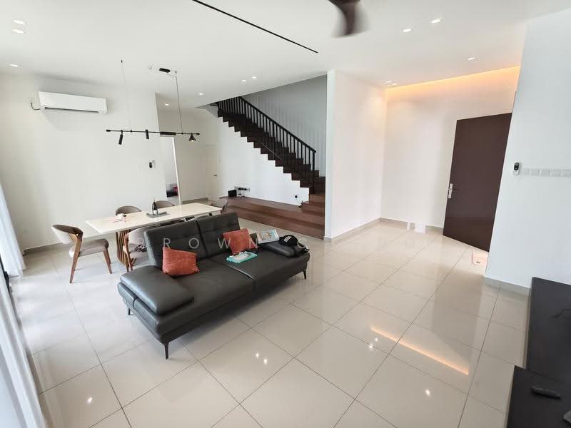 Semi-Detached House for Sale in Taman Gaya (Ulu Tiram) - Brown Cheng - PropertyGuru.com.my