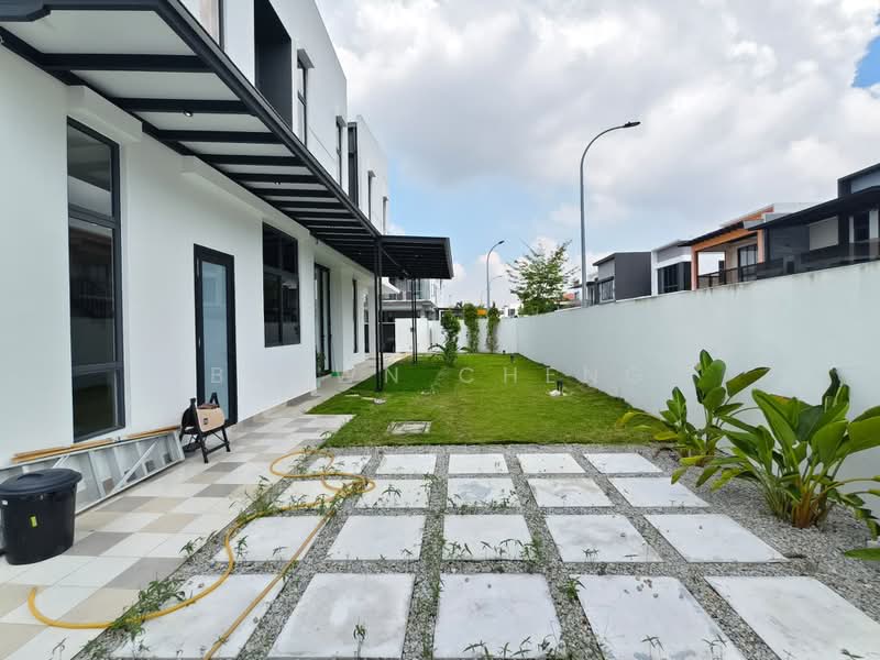 Semi-Detached House for Sale in Taman Gaya (Ulu Tiram) - Brown Cheng - PropertyGuru.com.my