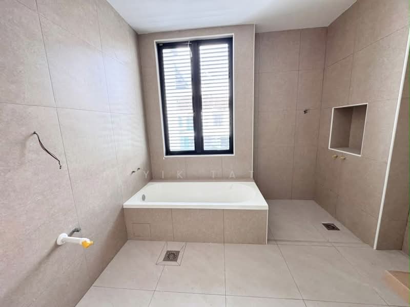 Rumah Berkembar untuk Dijual di Taman Kempas Utama (Tebrau) - Yik Tat - Bathroom - PropertyGuru.com.my
