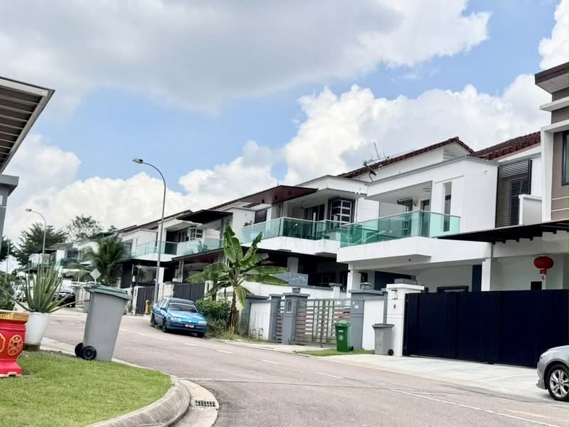 Rumah Berkembar untuk Dijual di Taman Kempas Utama (Tebrau) - Yik Tat - Exterior - PropertyGuru.com.my