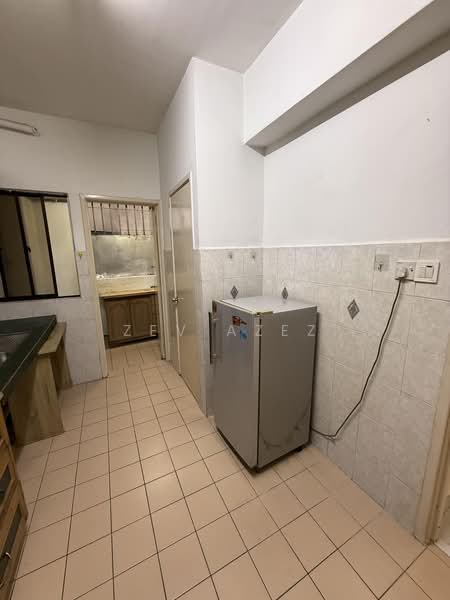Condominium for Rent at Villa Angsana - Zev Azez - Kitchen - PropertyGuru.com.my
