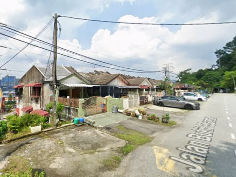 Rumah Teres 2-Tingkat untuk Dijual di Taman Bukit Idaman (Selayang) - Keanu Tan - Exterior - PropertyGuru.com.my