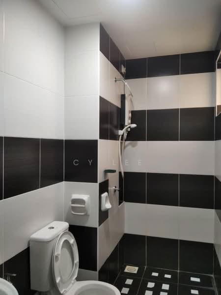 Kediaman Servis untuk Dijual di Sky Oasis Residence (Pangsapuri Oasis 1) - CY LEE - Bathroom - PropertyGuru.com.my