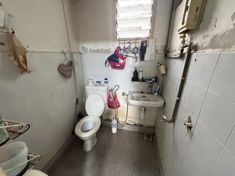 Rumah Flat untuk Dijual di Sri Lanang - Jun Wang - Bathroom - PropertyGuru.com.my
