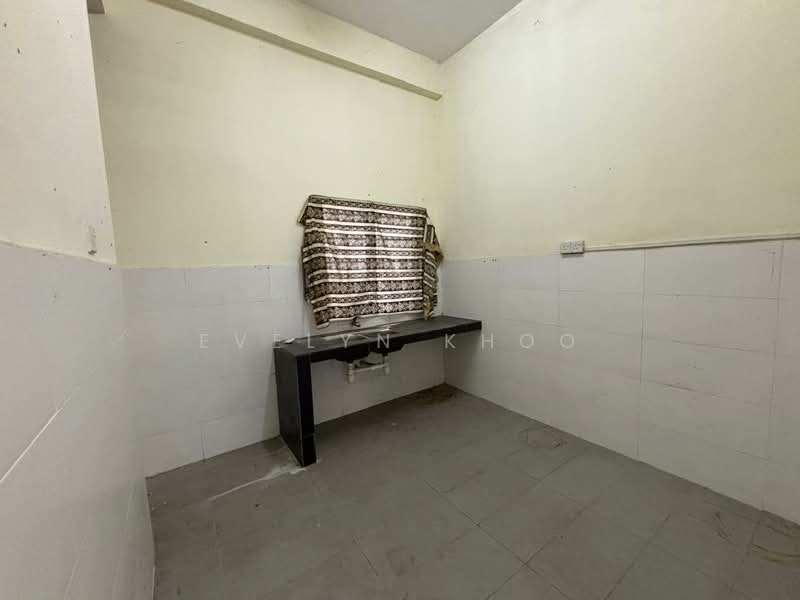 Rumah Teres 3-Tingkat untuk Dijual di Taman Rawang Tin (Rawang) - Evelyn Khoo - Kitchen - PropertyGuru.com.my
