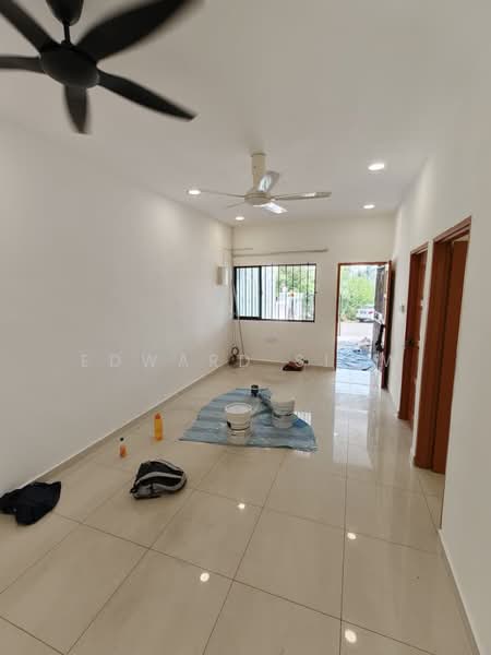 Rumah Teres 1-Tingkat untuk Disewa di Taman Johor Jaya (Johor Bahru) - Edward Siow - Living Room - PropertyGuru.com.my