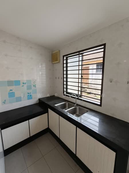 Rumah Teres 1-Tingkat untuk Disewa di Taman Johor Jaya (Johor Bahru) - Edward Siow - Kitchen - PropertyGuru.com.my