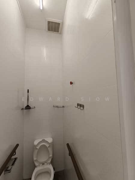 Rumah Teres 1-Tingkat untuk Disewa di Taman Johor Jaya (Johor Bahru) - Edward Siow - Bathroom - PropertyGuru.com.my