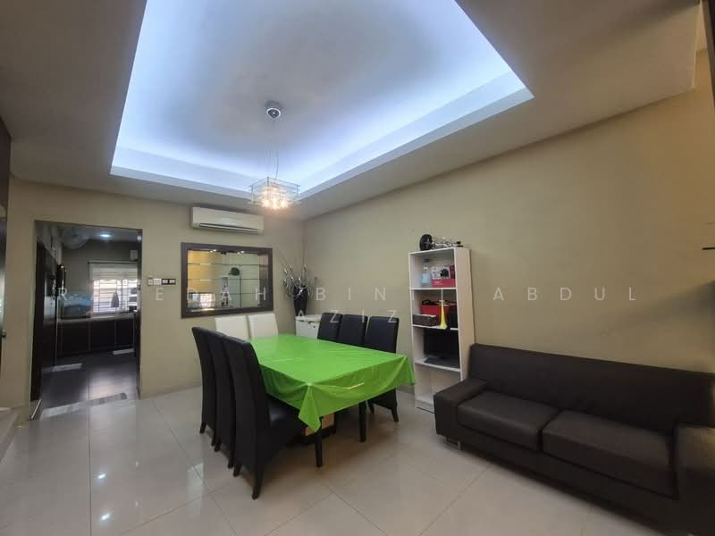 Rumah Teres 2-Tingkat untuk Dijual di Bandar Nusaputra (Puchong) - Rafedah Binti Abdul Aziz - Dining Room - PropertyGuru.com.my
