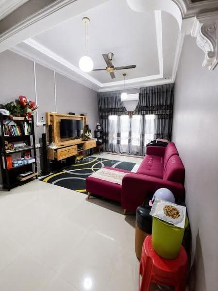 Rumah Berkembar untuk Dijual di Ayer Hitam (Johor) - ALHAFIZ AZIS - Living Room - PropertyGuru.com.my