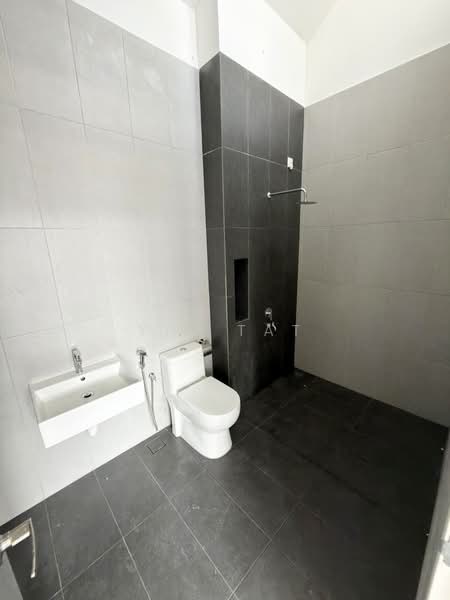 2-storey Terraced House for Sale in Setia Eco Cascadia (Tebrau) - Yik Tat - Bathroom - PropertyGuru.com.my