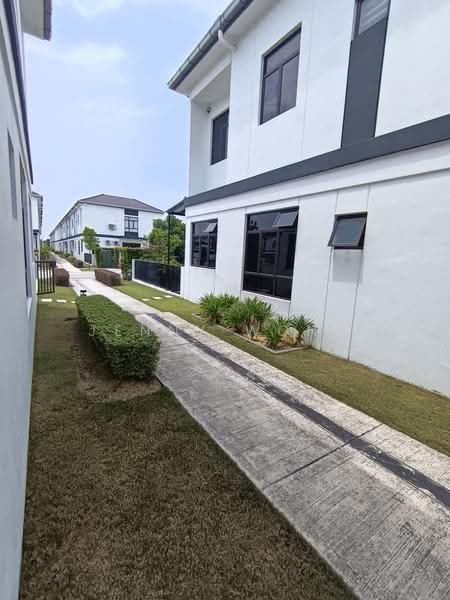 Rumah Bandar untuk Dijual di Eco Grandeur (Puncak Alam) - Jenny Wong - PropertyGuru.com.my