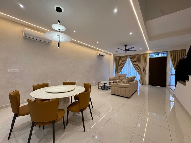 Rumah Teres 3-Tingkat untuk Disewa di Taman Puchong Legenda (Puchong) - Charles Tan - Living Room - PropertyGuru.com.my