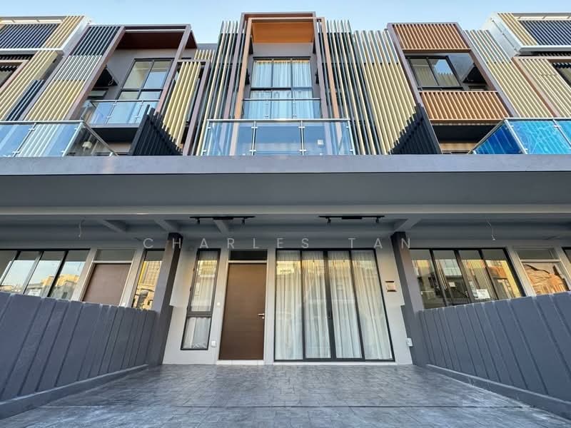 Rumah Teres 3-Tingkat untuk Disewa di Taman Puchong Legenda (Puchong) - Charles Tan - Exterior - PropertyGuru.com.my