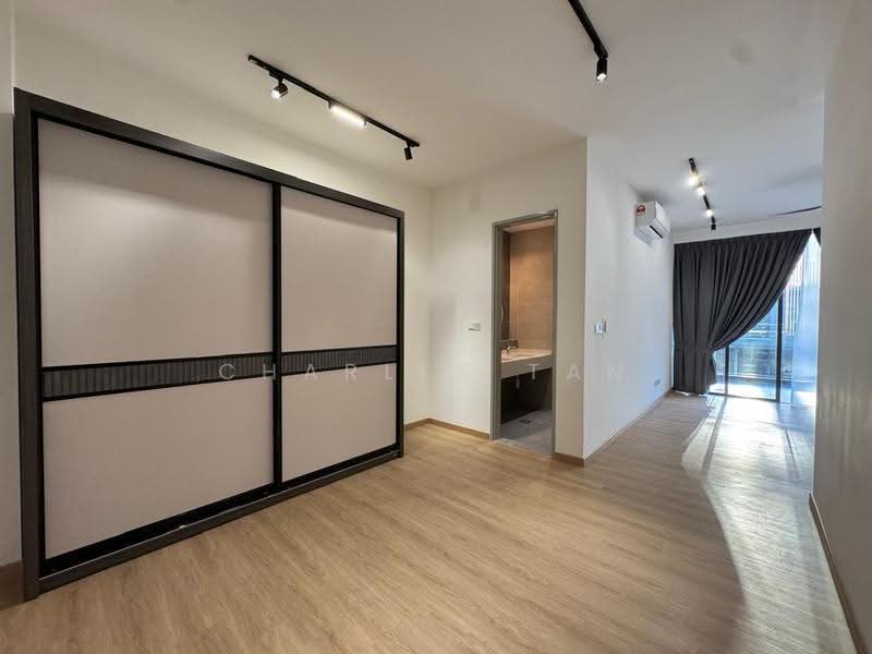 Rumah Teres 3-Tingkat untuk Disewa di Taman Puchong Legenda (Puchong) - Charles Tan - Bedroom - PropertyGuru.com.my