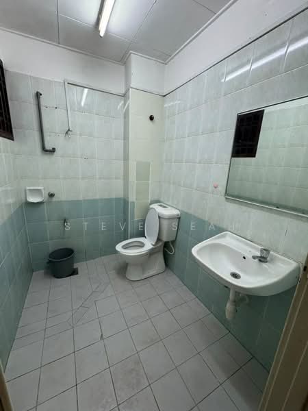 Terraced House for Rent in Taman Mutiara Rini (Skudai) - Steve Seah - Bathroom - PropertyGuru.com.my