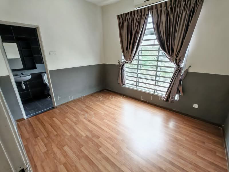 Cluster House for Sale in Taman Kempas Indah (Tebrau) - Khor Soo Ling - Bathroom - PropertyGuru.com.my