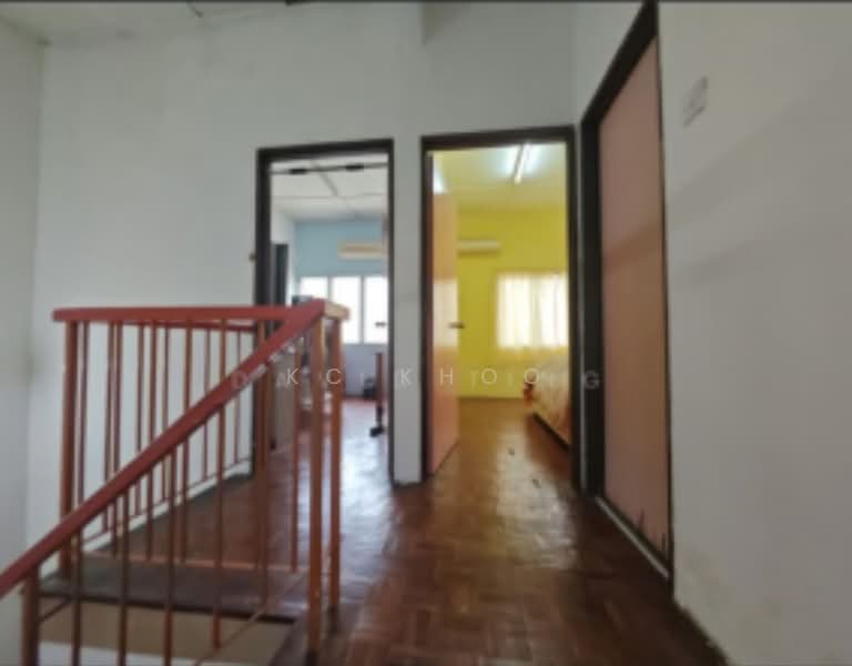 Rumah Teres 2-Tingkat untuk Dijual di Taman Universiti Indah (Seri Kembangan) - KC Khoo - Corridor - PropertyGuru.com.my
