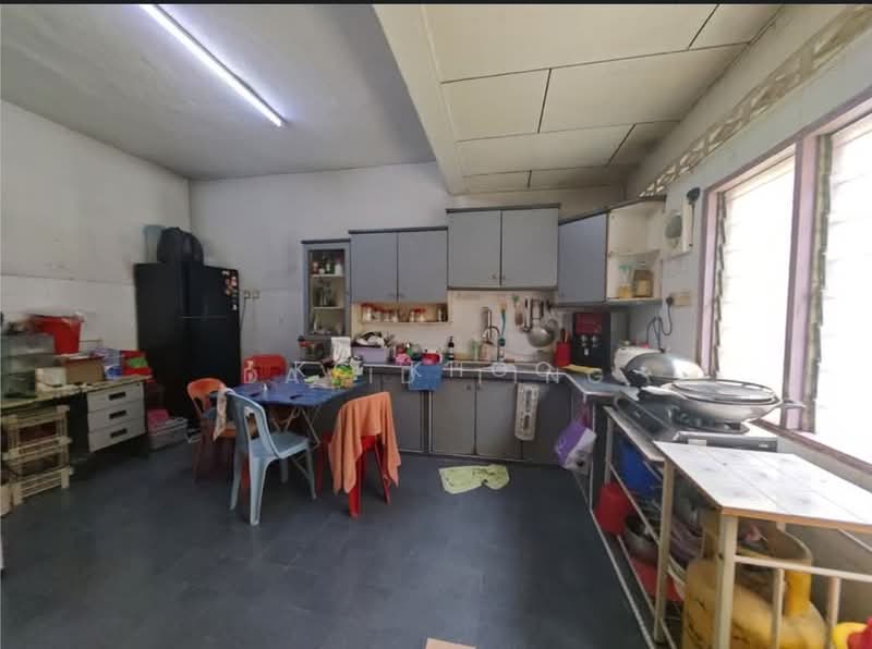 Rumah Teres 2-Tingkat untuk Dijual di Taman Universiti Indah (Seri Kembangan) - KC Khoo - Kitchen - PropertyGuru.com.my