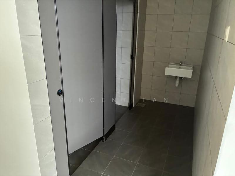 Semi-D Factory for Rent in Nilai (Negeri Sembilan) - Vincent Tan - Bathroom - PropertyGuru.com.my