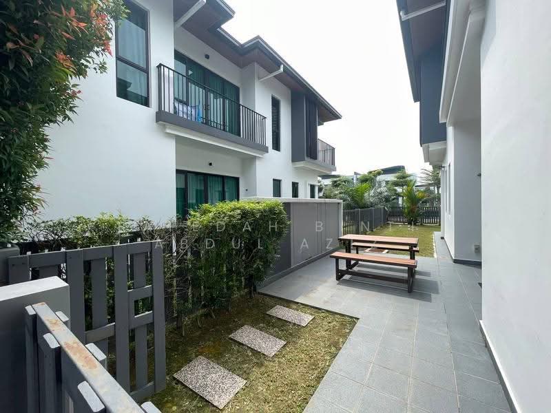 Semi-Detached House for Sale in Lepironia Gardens (Cyberjaya) - Rafedah Binti Abdul Aziz - Exterior - PropertyGuru.com.my