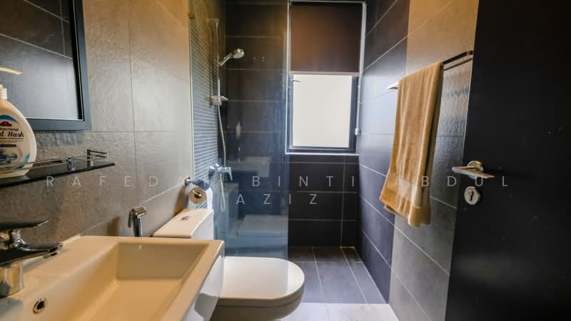 Semi-Detached House for Sale in Lepironia Gardens (Cyberjaya) - Rafedah Binti Abdul Aziz - Bathroom - PropertyGuru.com.my