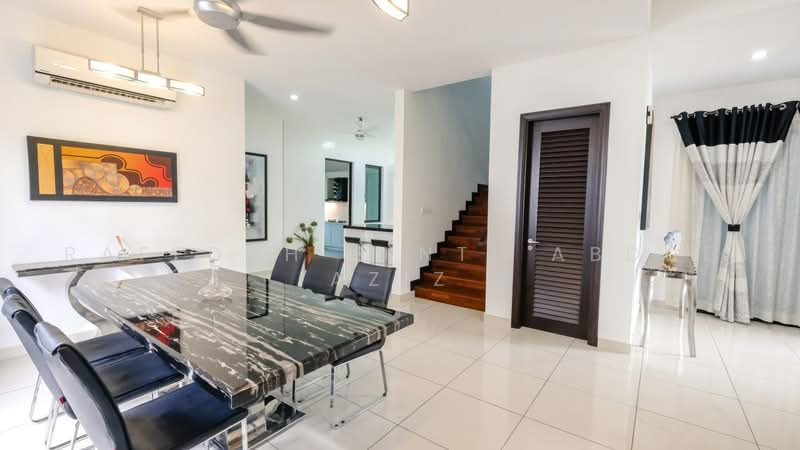Semi-Detached House for Sale in Lepironia Gardens (Cyberjaya) - Rafedah Binti Abdul Aziz - Dining Room - PropertyGuru.com.my